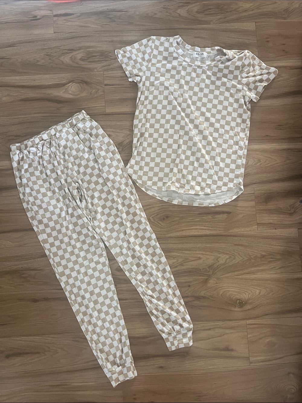 Women’s Cozy’s Checkered Short-Sleeve Pajama Set - Beige/White
